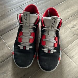 PG6 shoes - black/wolf grey/university red